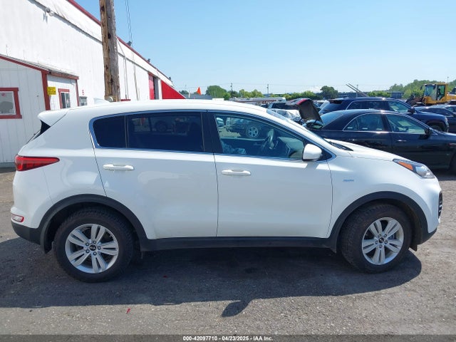 KNDPMCAC0J7387266 KIA Sportage Lx