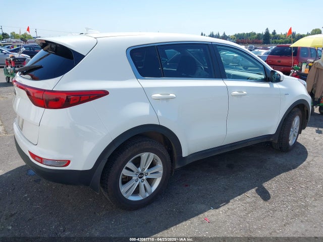KNDPMCAC0J7387266 KIA Sportage Lx