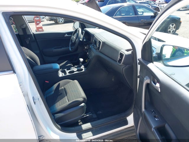 KNDPMCAC0J7387266 KIA Sportage Lx