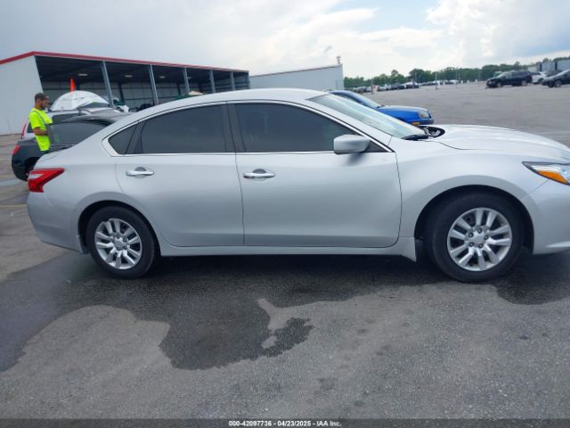 1N4AL3AP6HC480103 Nissan Altima 2.5 S