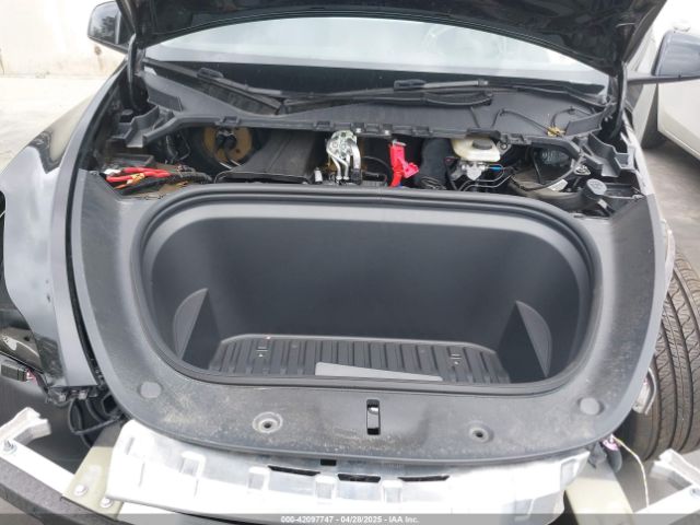 7SAYGDEE8SF238387 Tesla Model Y Long Range Dual Motor All-wheel Drive