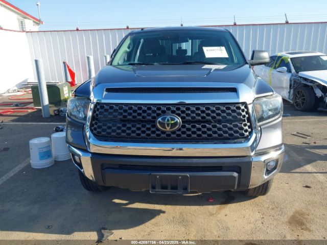 5TFUY5F13JX742618 Toyota Tundra Sr5 5.7l V8