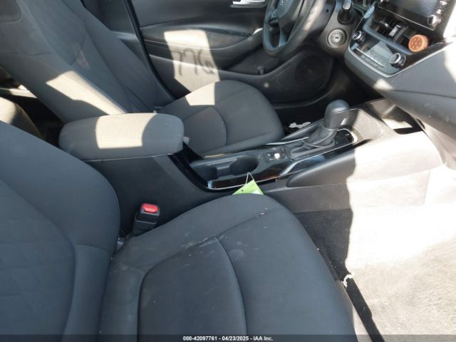 JTDEPRAE3LJ090713 Toyota COROLLA LE