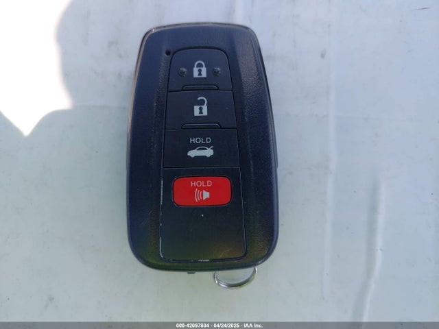 4T1F11AK7MU616060 Toyota CAMRY XLE