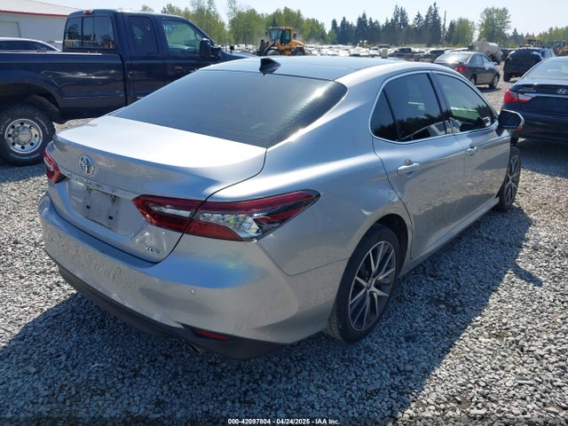 4T1F11AK7MU616060 Toyota CAMRY XLE