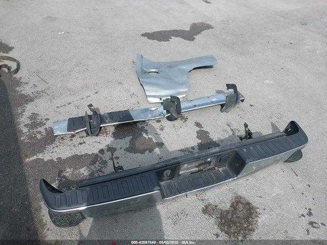 2GCRCRECXJ1105009 Chevrolet Silverado 1500 1lt