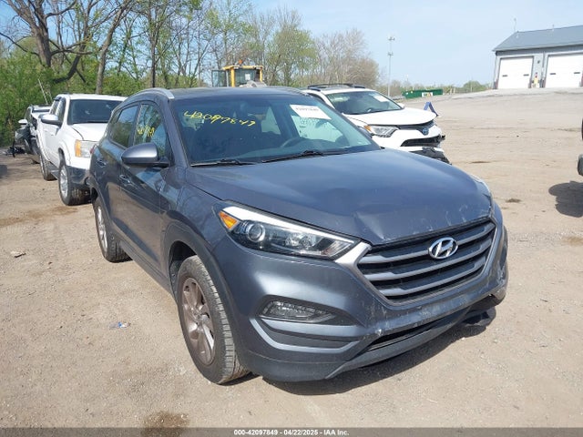 KM8J33A48HU253405 Hyundai TUCSON SE