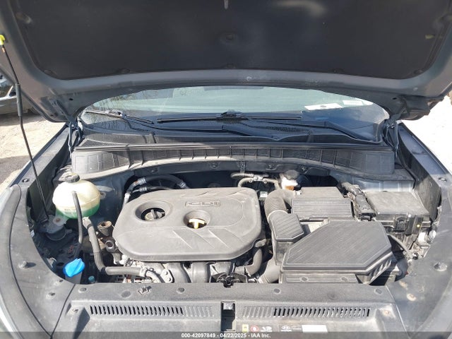 KM8J33A48HU253405 Hyundai TUCSON SE