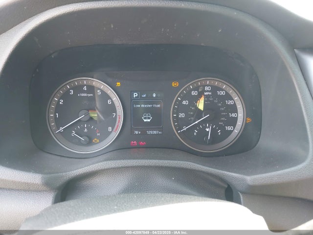 KM8J33A48HU253405 Hyundai TUCSON SE