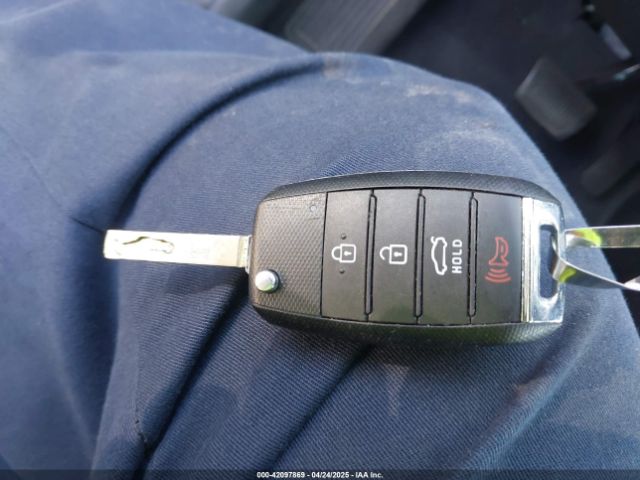 3KPA24AD9ME392660 KIA RIO S