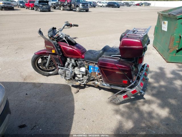 1982 HONDA GL1100 1HFSC0210CA213105 Photo 2