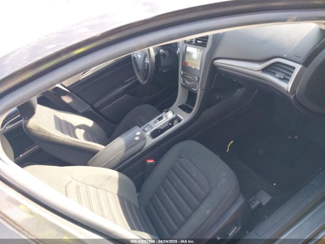 3FA6P0H74JR108569 Ford FUSION SE
