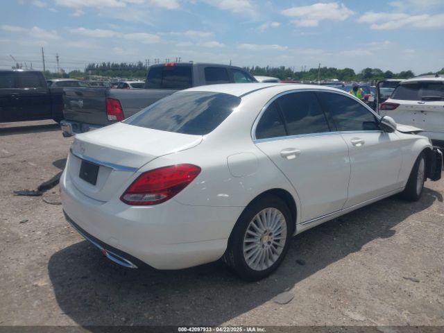 55SWF4JB6HU186221 Mercedes-Benz C 300 Luxury/sport