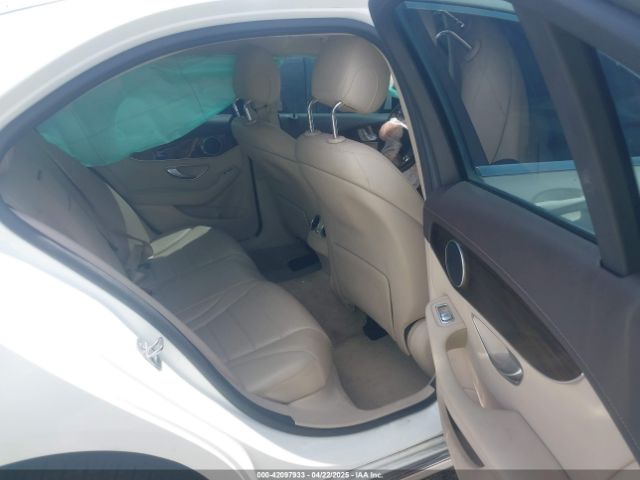 55SWF4JB6HU186221 Mercedes-Benz C 300 Luxury/sport
