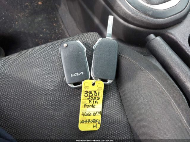 3KPF24AD8NE466674 KIA Forte Lxs