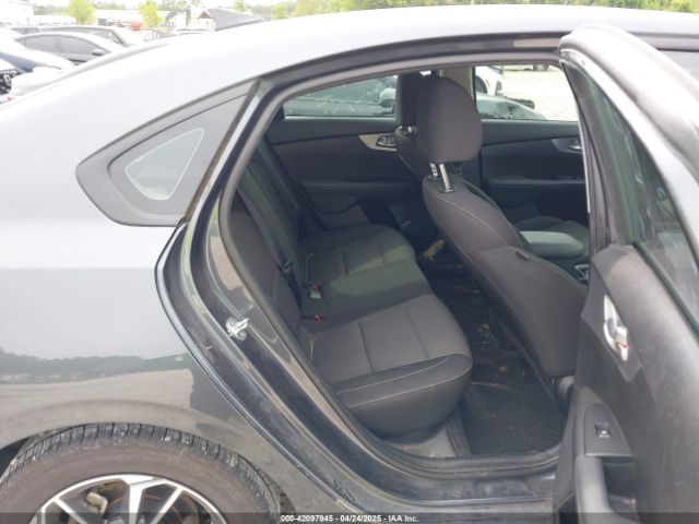 3KPF24AD8NE466674 KIA Forte Lxs