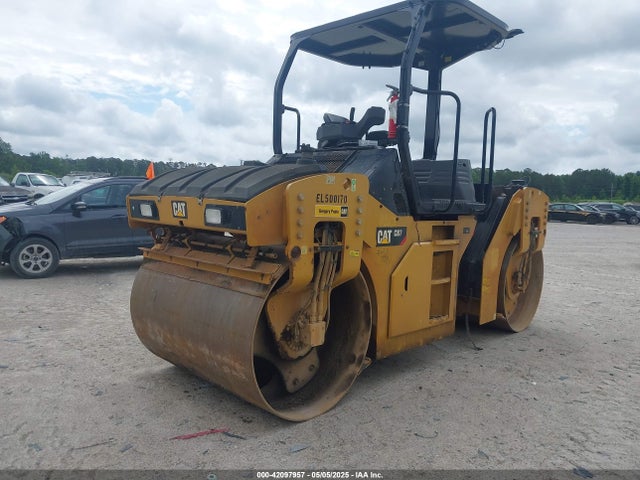 42097957 :رقم المزاد ، CAT00CB7HEL500170 vin ، 2018 Caterpillar Cb7 Roller مزاد بيع