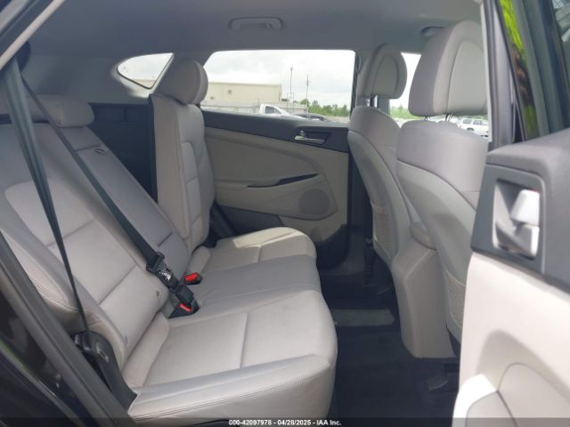 KM8J3CA47JU696408 Hyundai TUCSON SEL