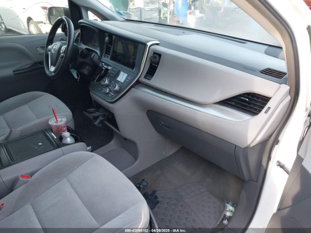 5TDKK3DC5FS577945 Toyota Sienna Le 8 Passenger
