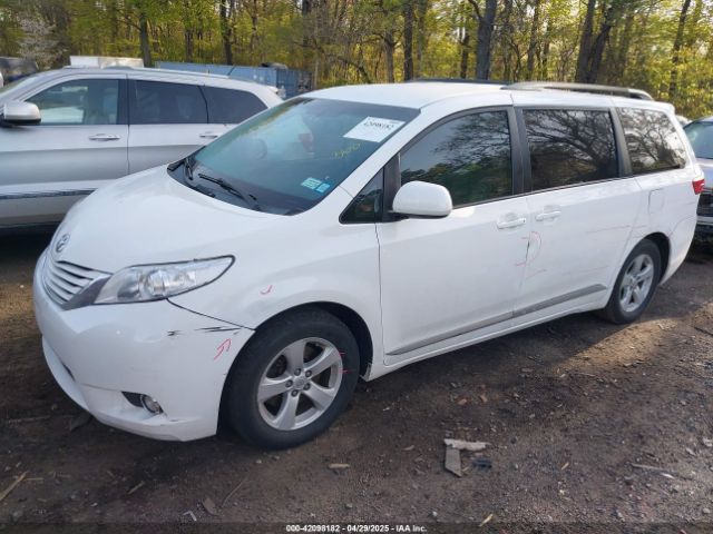 5TDKK3DC5FS577945 Toyota Sienna Le 8 Passenger