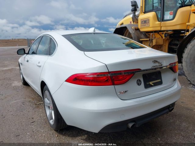 2018 JAGUAR XF SAJBS4FX7JCY54936 Photo 2