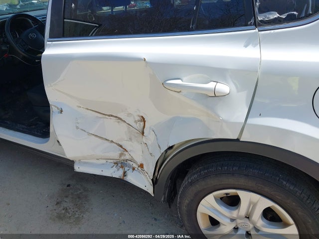Toyota RAV4 LE 2015 JTMBFREV4FJ039662 Image 6