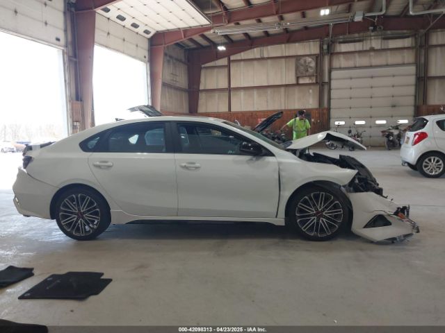 3KPF44AC8NE469933 KIA FORTE GT