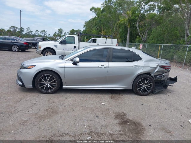 4T1G11AK8MU548808 Toyota CAMRY SE