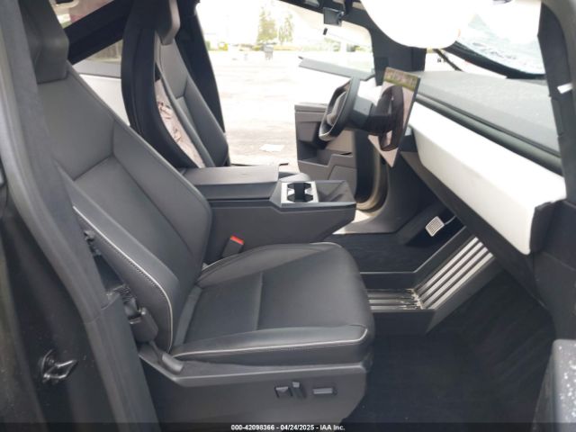 7G2CEHED9RA017042 Tesla Cybertruck All-wheel Drive