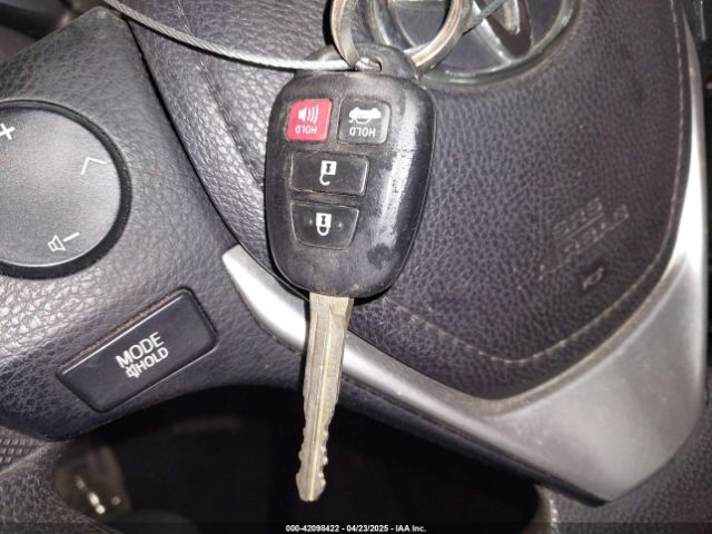 2T1BURHE3HC875723 Toyota COROLLA LE