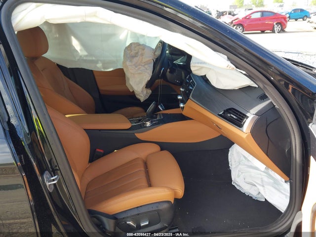 WBA13AG09PCL56556 BMW 530e