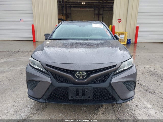 4T1B11HK0JU505320 Toyota CAMRY SE