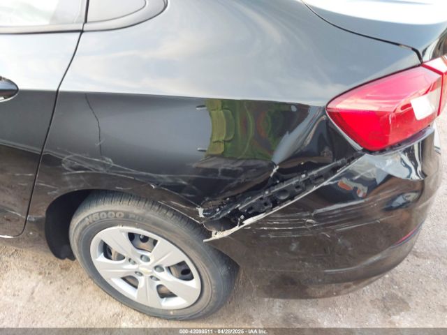 1G1BC5SM9J7235138 Chevrolet Cruze Ls Auto
