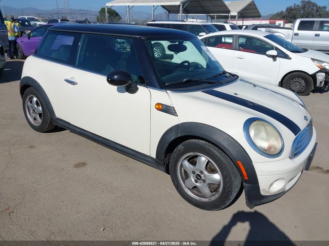 2010 MINI COOPER WMWMF3C59ATZ66563 Photo 0