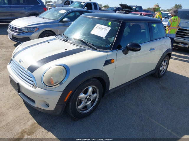 2010 MINI COOPER WMWMF3C59ATZ66563 Photo 1
