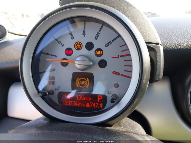 2010 MINI COOPER WMWMF3C59ATZ66563 Photo 6