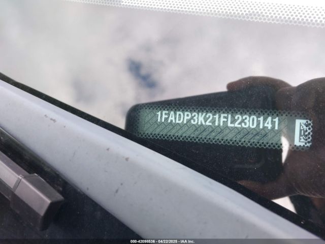 1FADP3K21FL230141 Ford FOCUS SE