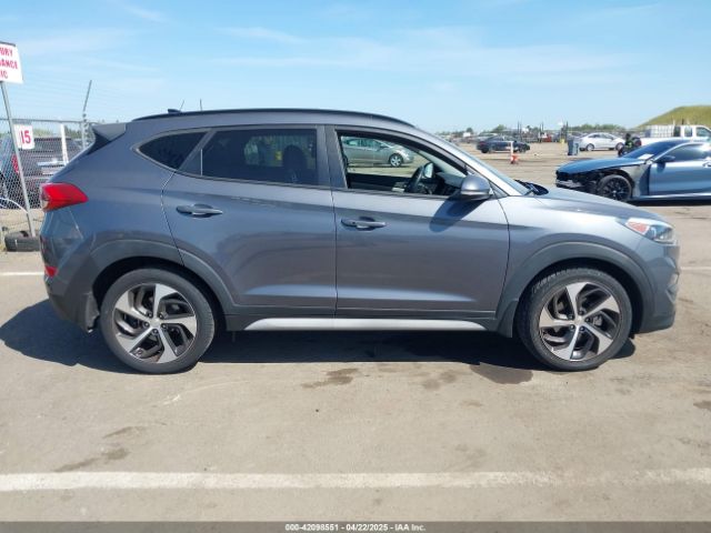 KM8J3CA22JU751586 Hyundai Tucson Value