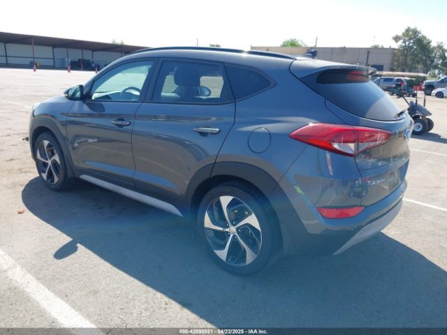 KM8J3CA22JU751586 Hyundai Tucson Value
