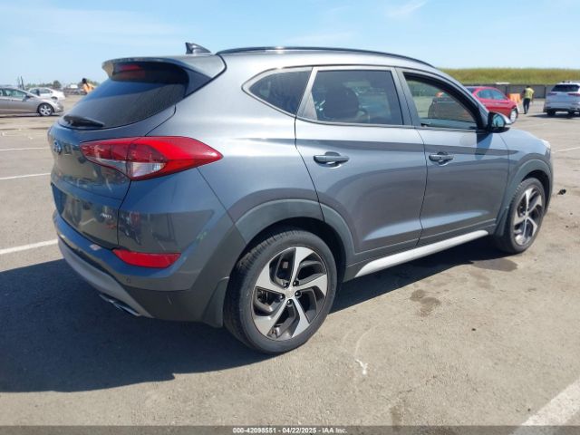 KM8J3CA22JU751586 Hyundai Tucson Value
