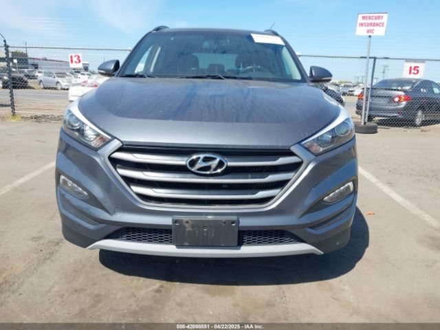 KM8J3CA22JU751586 Hyundai Tucson Value