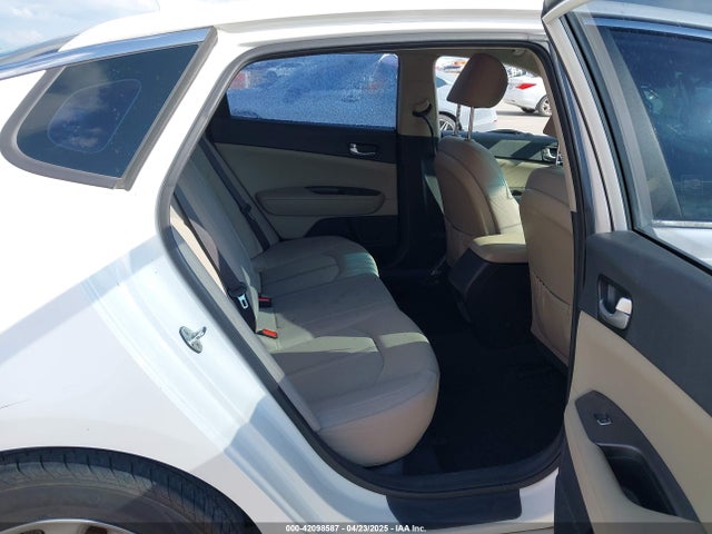 KNAGT4L38G5083772 KIA Optima Lx