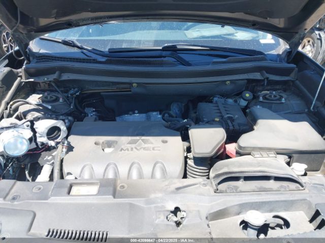 JA4AD3A32JZ067046 Mitsubishi Outlander Se