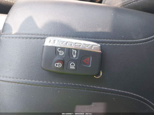 SADCM2FV9KA609878 Jaguar F-PACE S