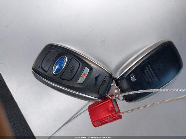 4S4BSENC6J3328392 Subaru u4