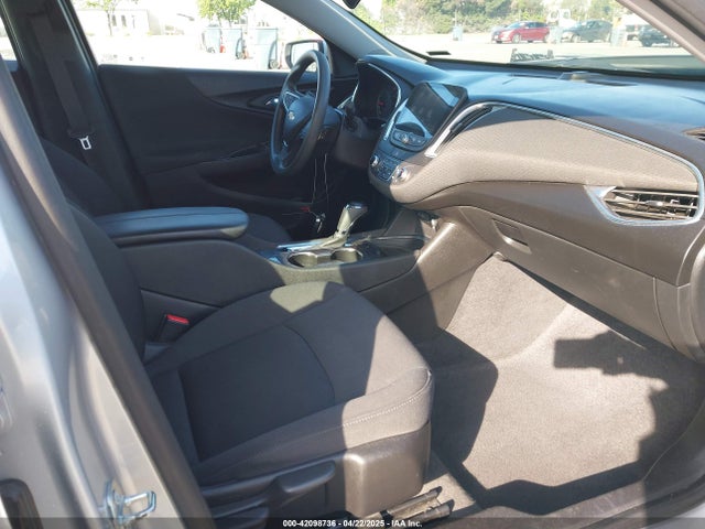 1G1ZD5ST4KF109179 Chevrolet MALIBU LT