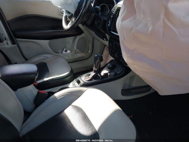 2019 JEEP COMPASS 3C4NJDCB6KT740505 Photo 4