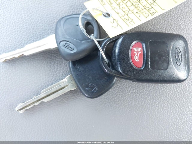 KMHD84LF9HU167670 Hyundai ELANTRA SE