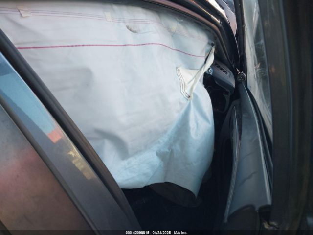 2T1BURHE4HC962529 Toyota COROLLA LE