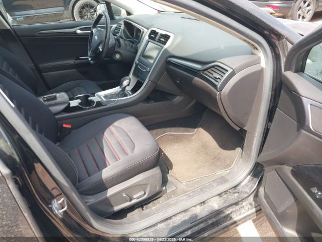 3FA6P0HD0FR278196 Ford FUSION SE